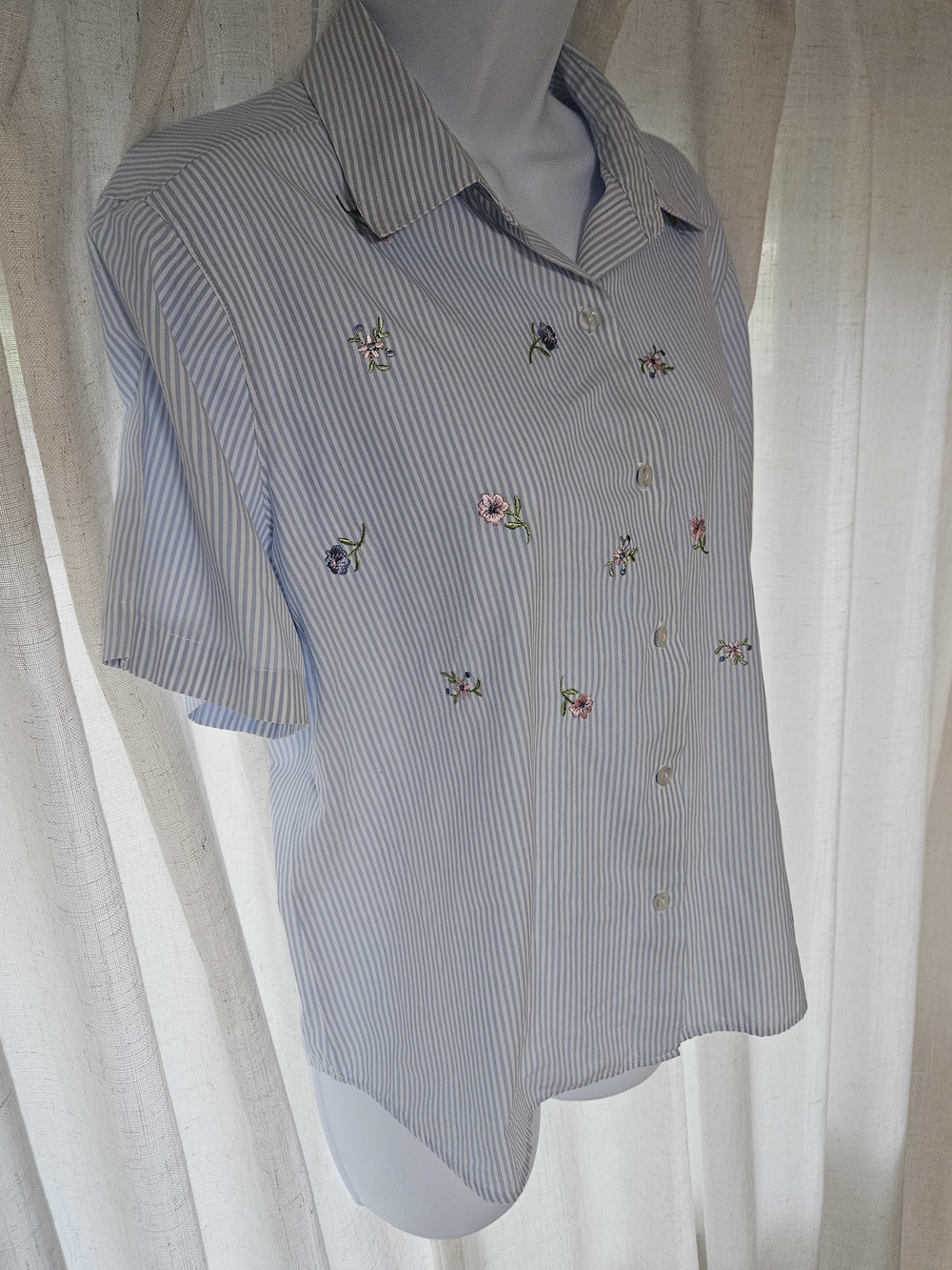 VINTAGE Nikki Button-Front Top with Floral Embroidery